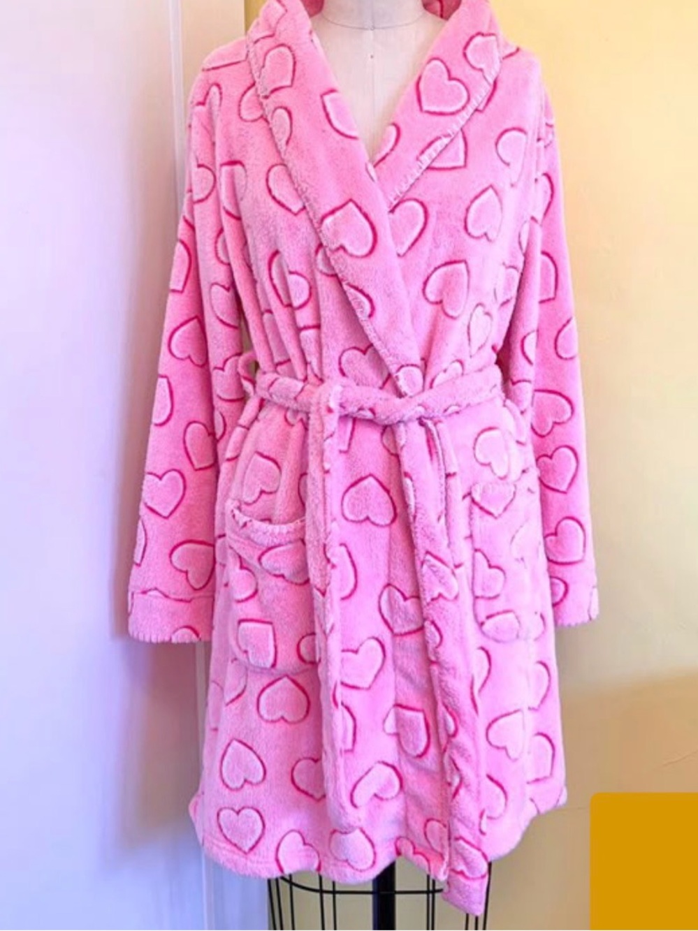 PINK Victoria's Secret Plush Heart Shawl-Collar Robe in Pink